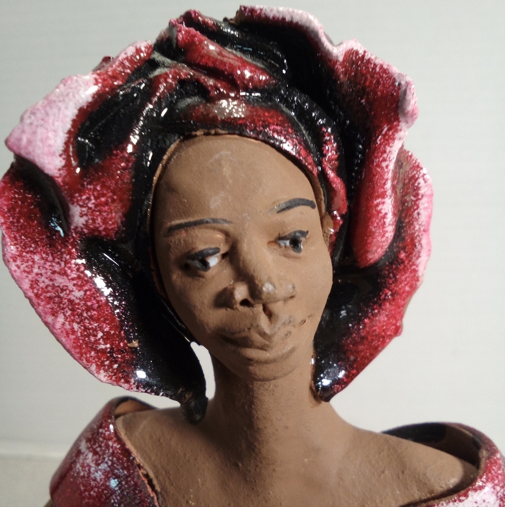 Jamaican Hand Crafted Red Clay Sculpture Market Lady Signed - Picture 5 of 9